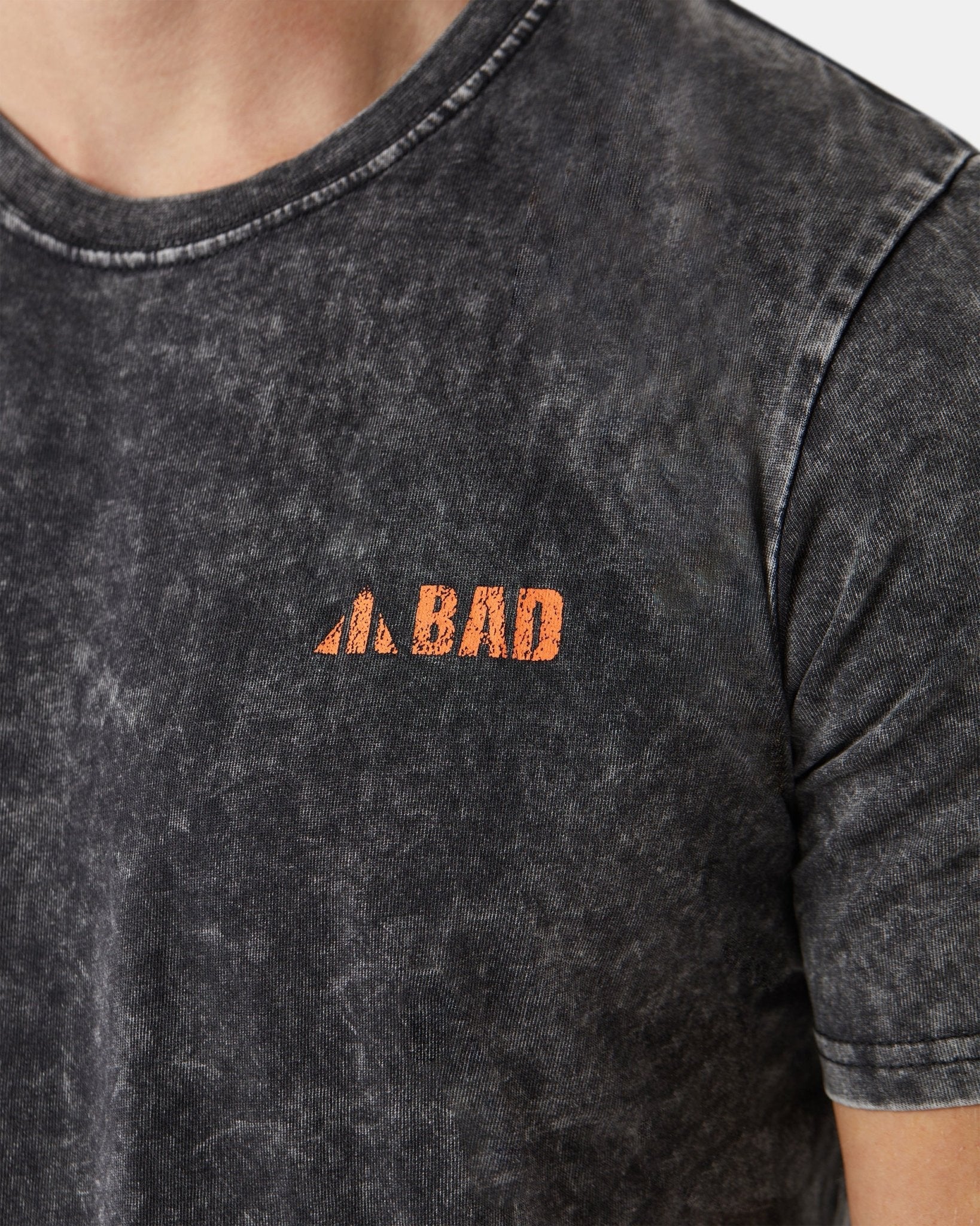 BAD TRADEMARK™ ACID WASH S/S T-SHIRT