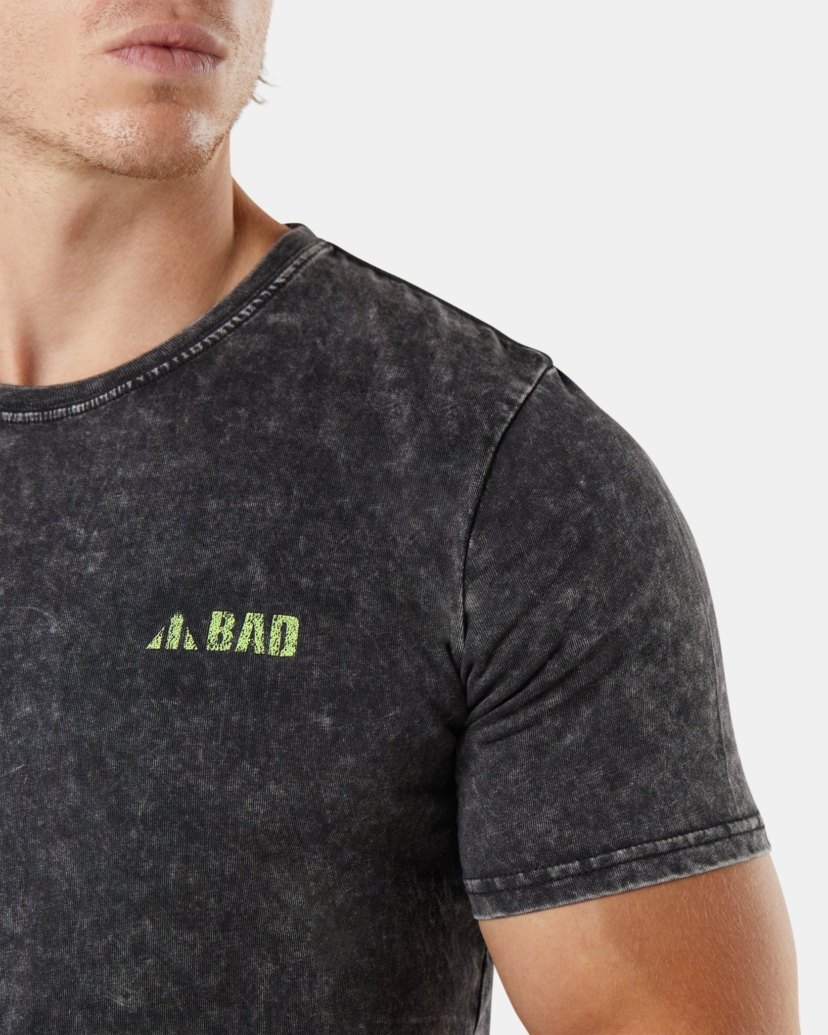 BAD TRADEMARK™ ACID WASH S/S T-SHIRT