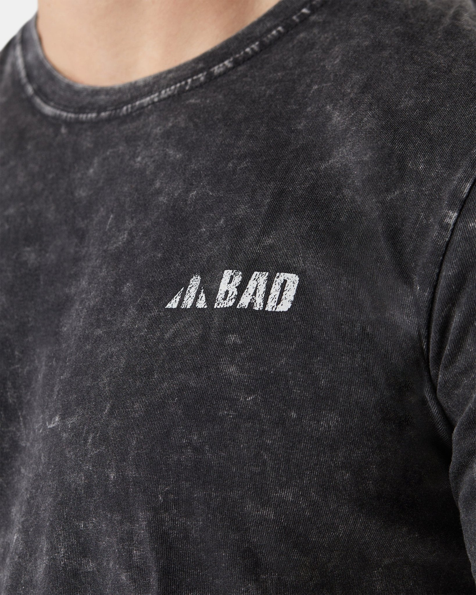 BAD TRADEMARK™ ACID WASH S/S T-SHIRT