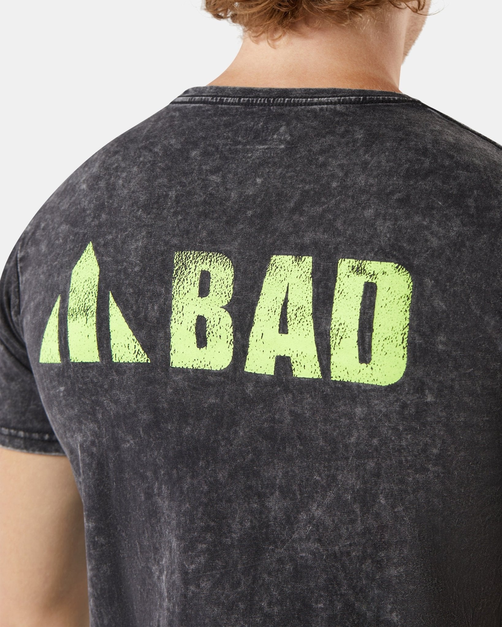 BAD TRADEMARK™ ACID WASH S/S T-SHIRT