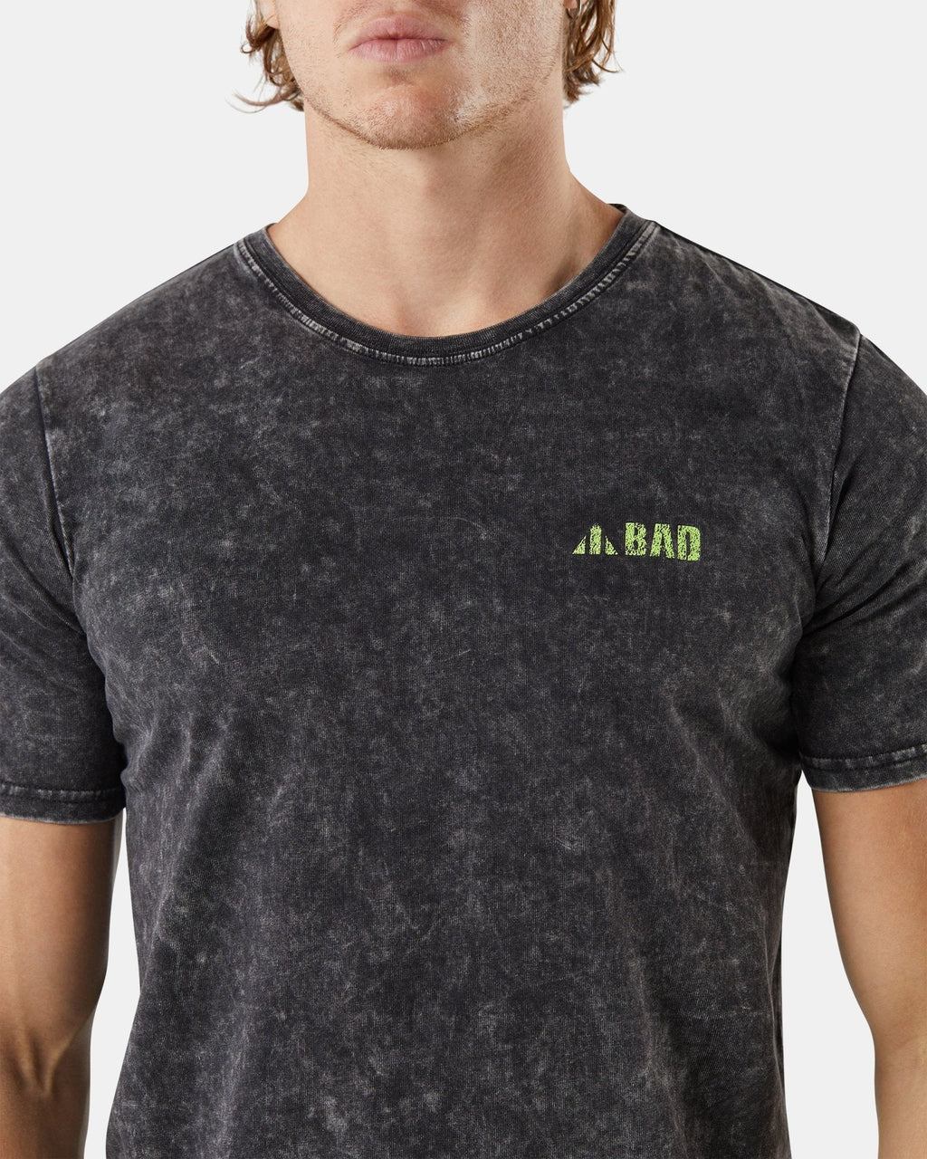 BAD TRADEMARK™ ACID WASH S/S T-SHIRT