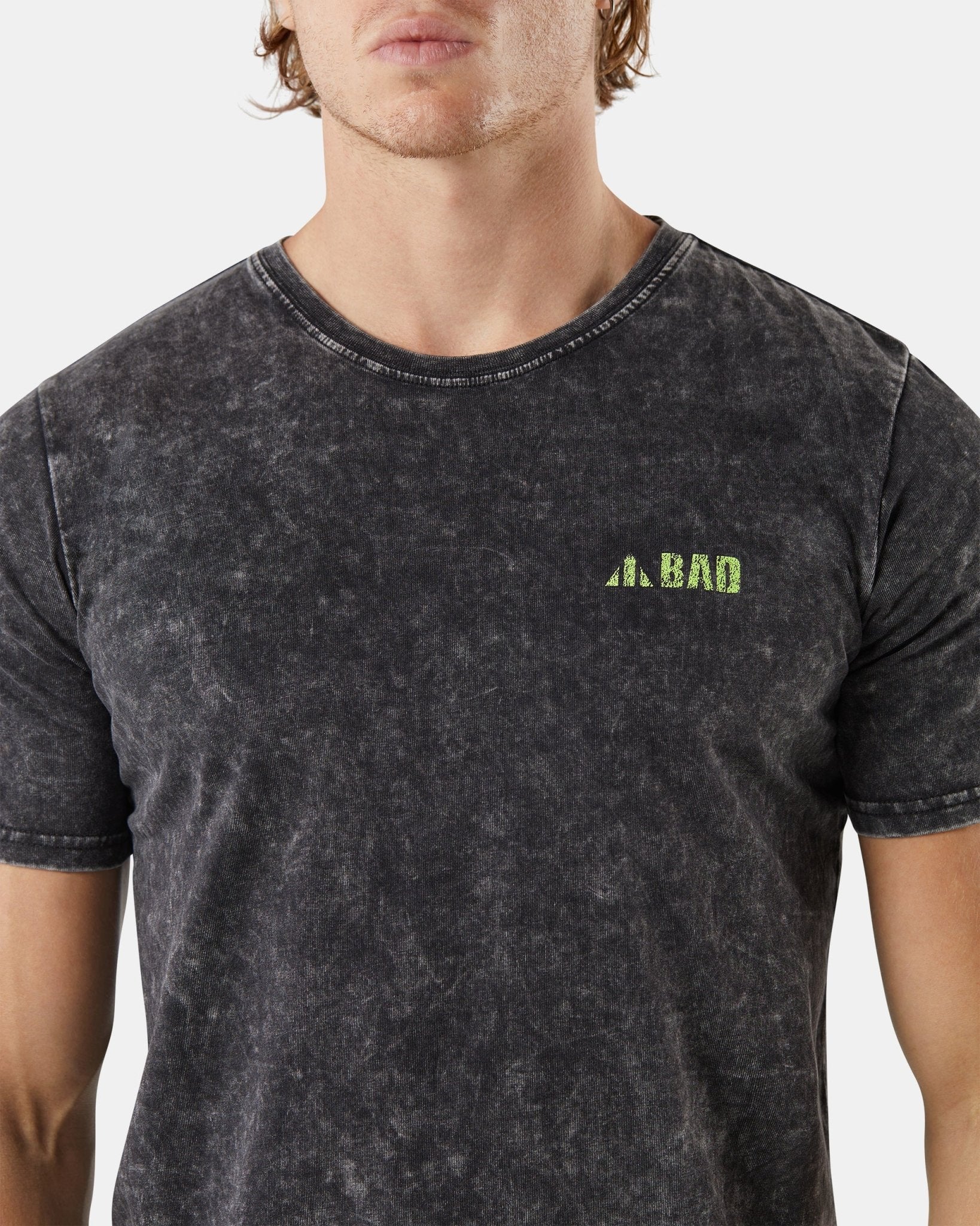 BAD TRADEMARK™ ACID WASH S/S T-SHIRT