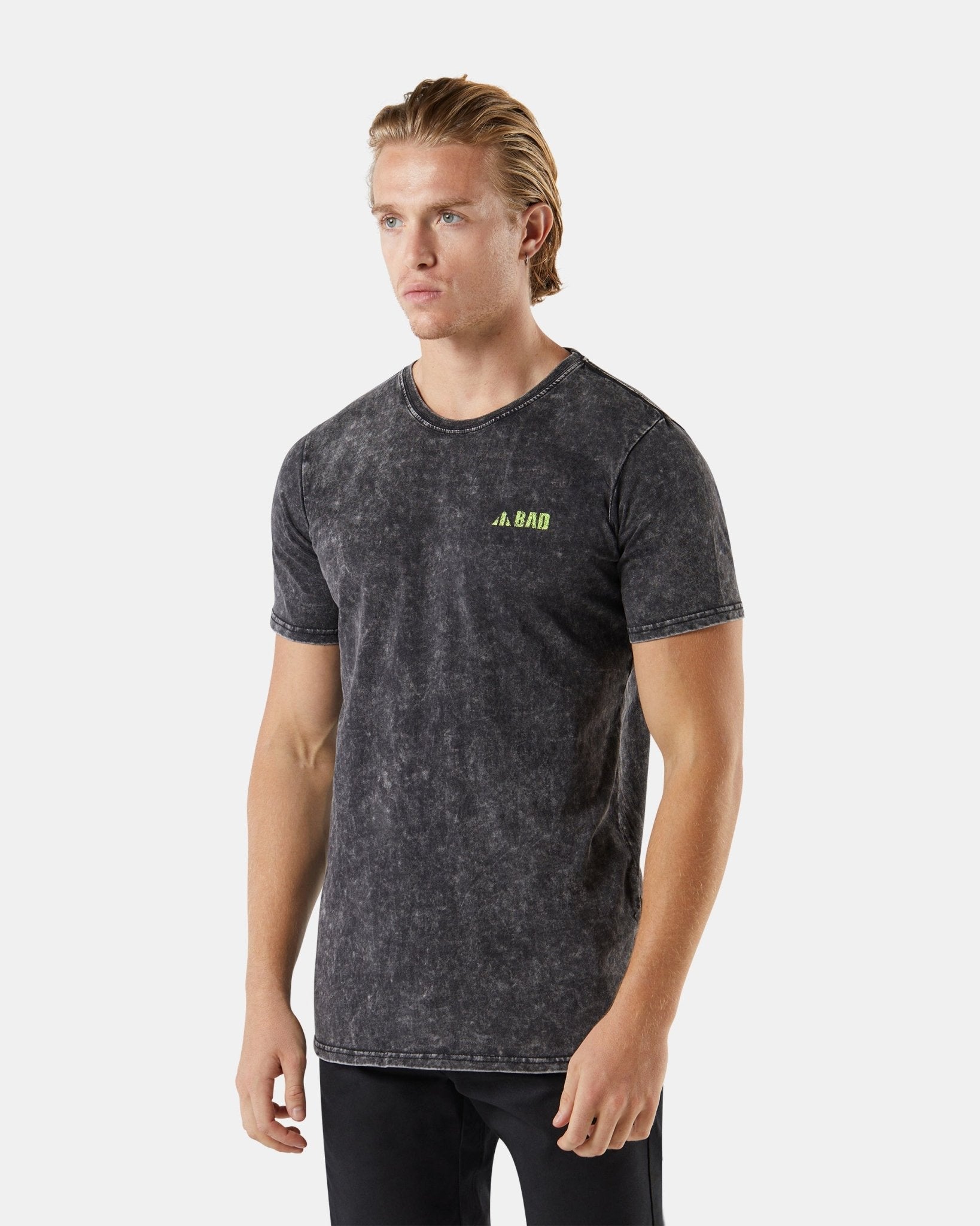 BAD TRADEMARK™ ACID WASH S/S T-SHIRT