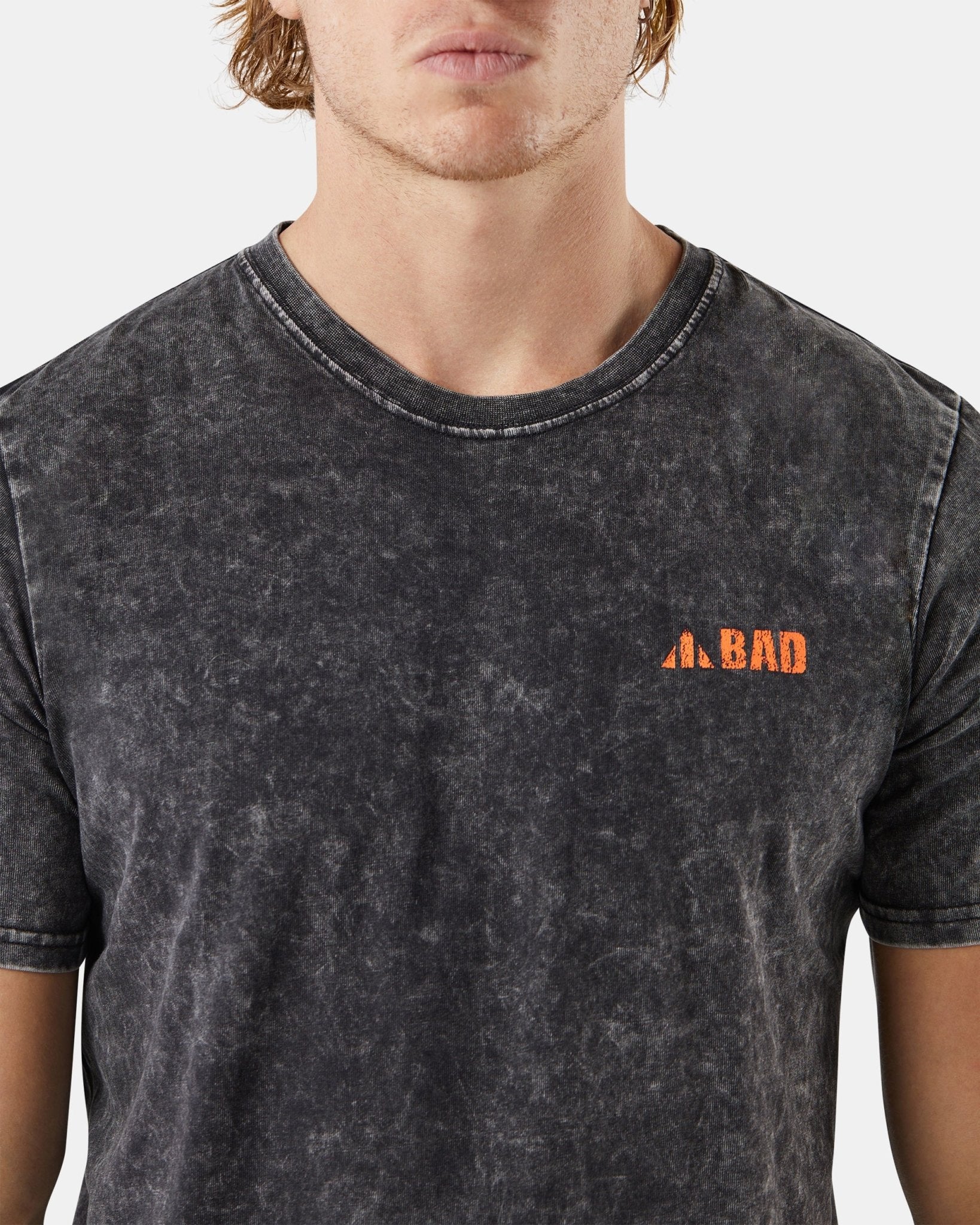 BAD TRADEMARK™ ACID WASH S/S T-SHIRT